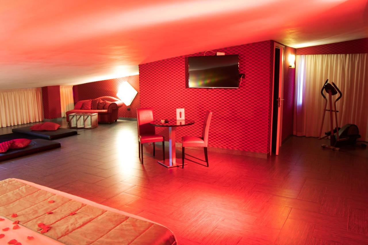 Hotel Masaniello Luxury Casoria Exteriör bild