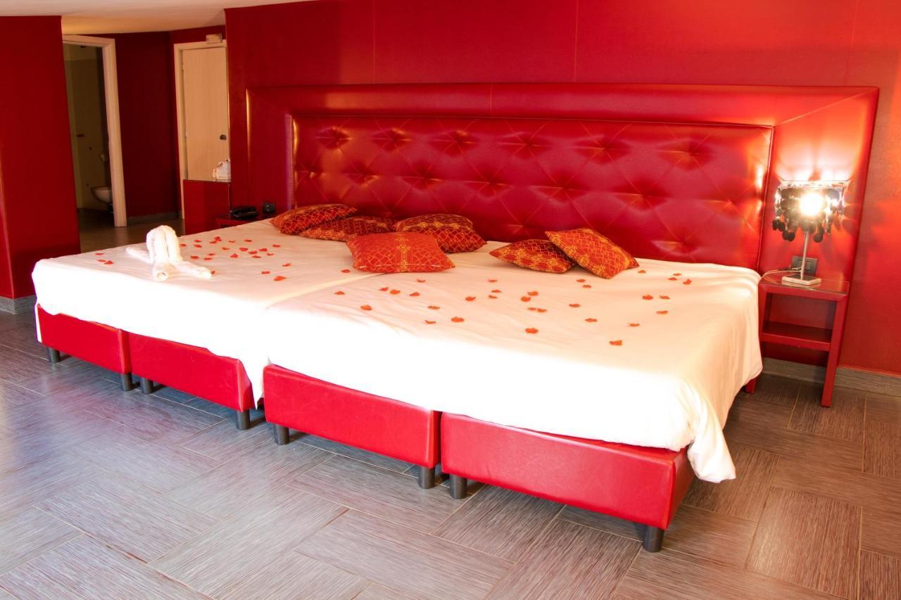 Hotel Masaniello Luxury Casoria Exteriör bild