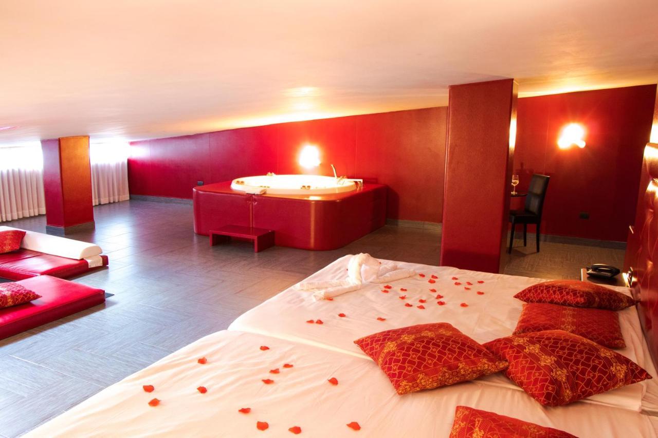 Hotel Masaniello Luxury Casoria Exteriör bild
