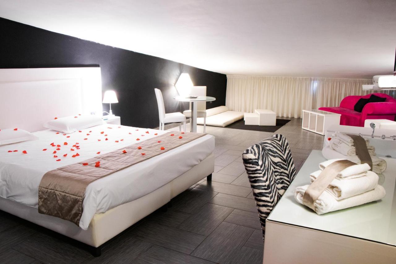Hotel Masaniello Luxury Casoria Exteriör bild