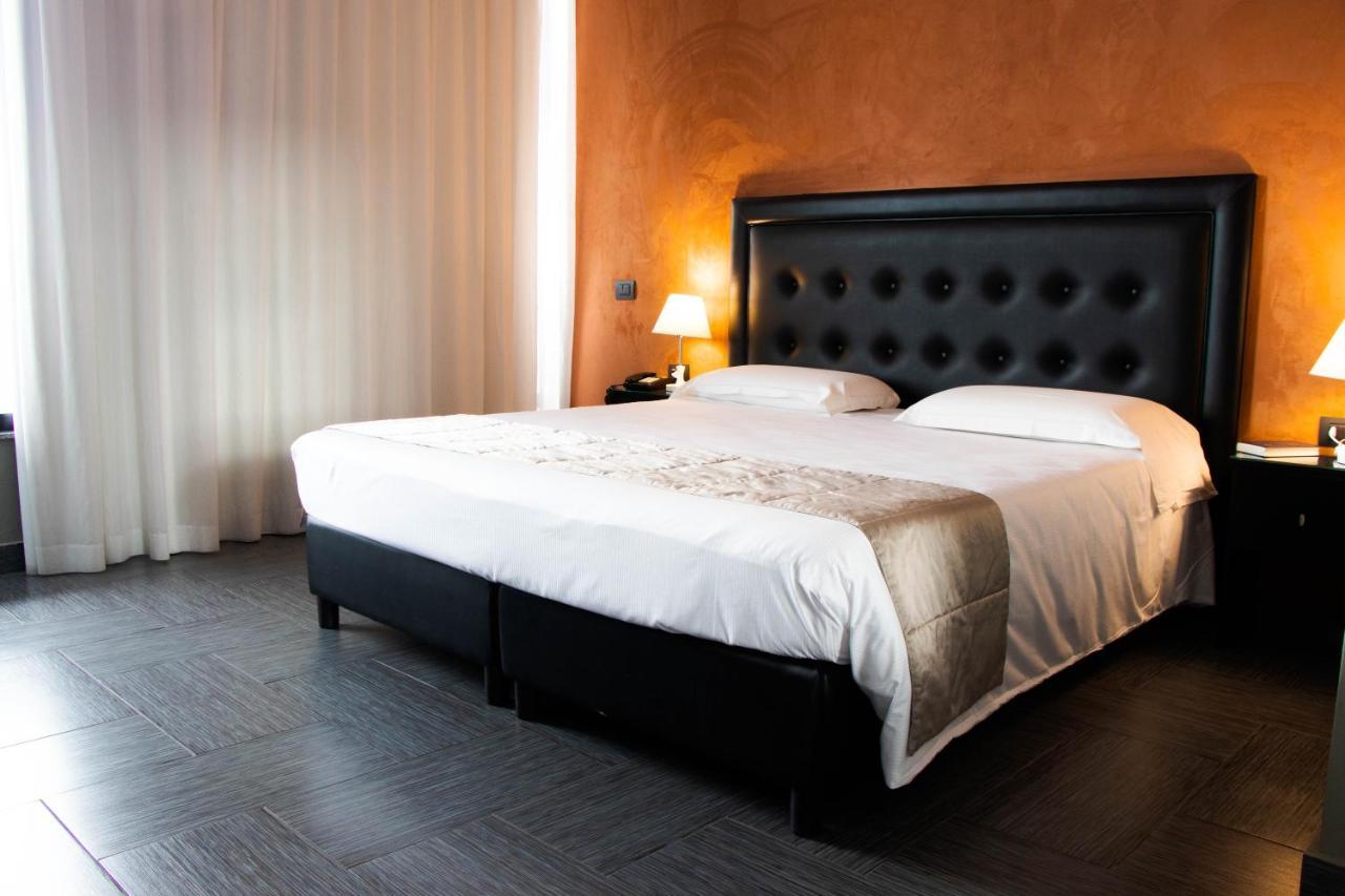 Hotel Masaniello Luxury Casoria Exteriör bild