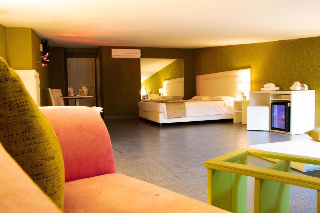 Hotel Masaniello Luxury Casoria Exteriör bild