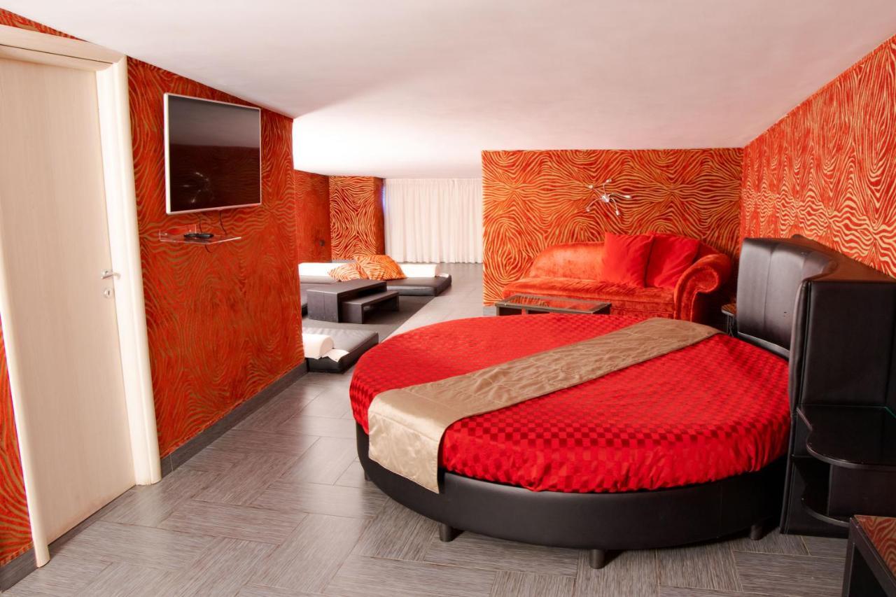 Hotel Masaniello Luxury Casoria Exteriör bild