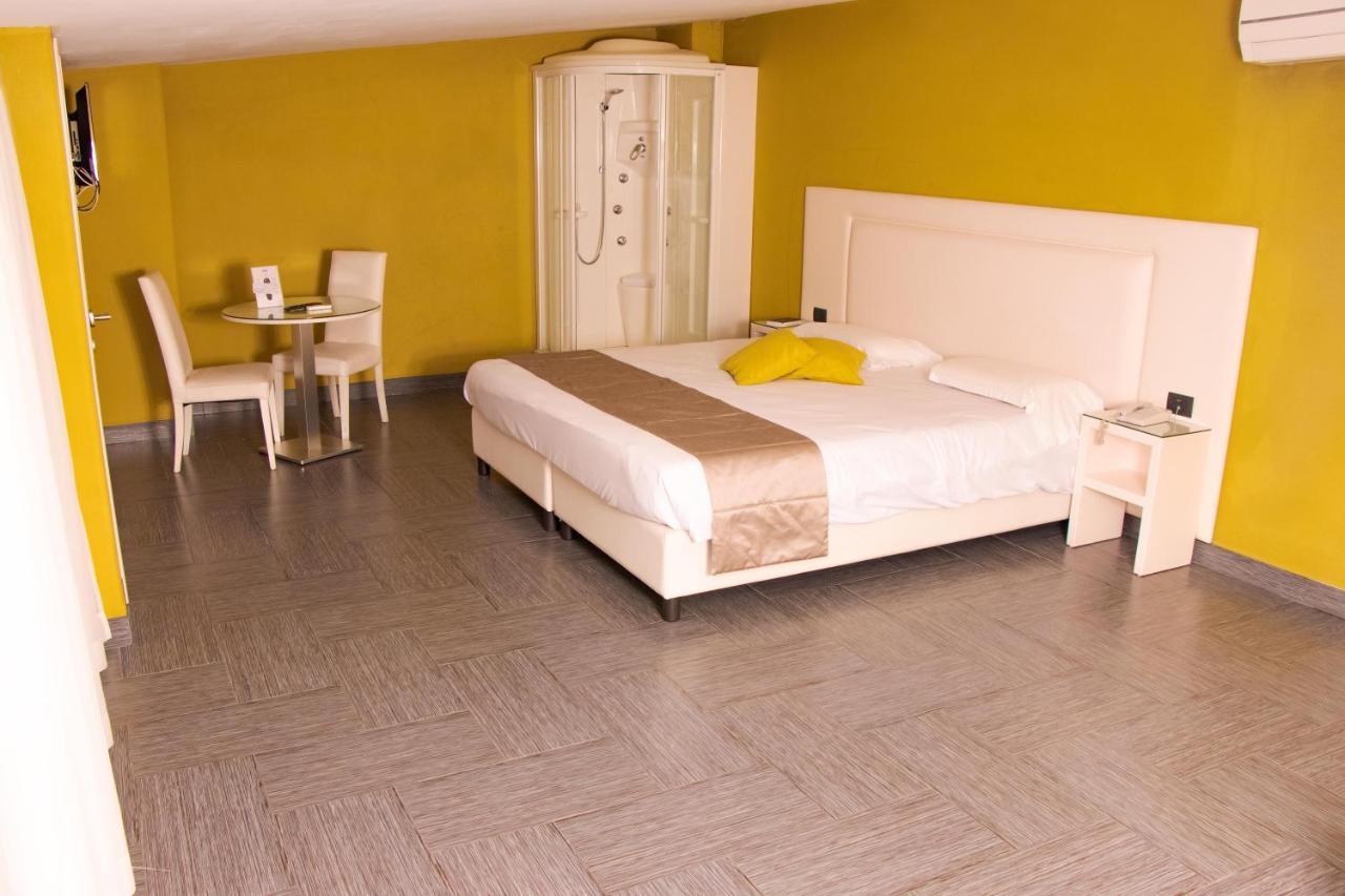 Hotel Masaniello Luxury Casoria Exteriör bild